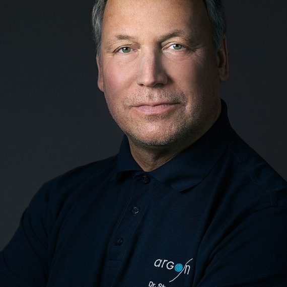 Dr. J. Matthias Strauss